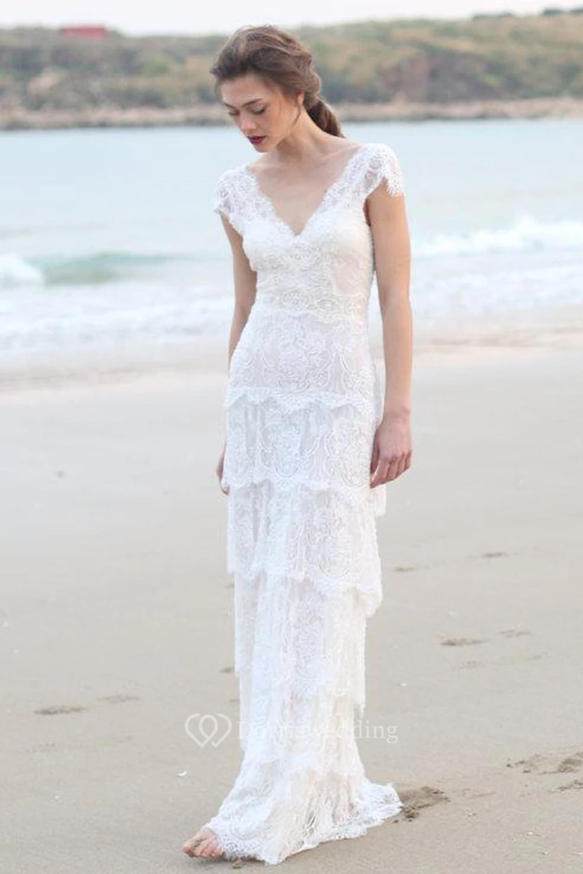 Robe de mariée bohème à décolleté plongeant et manches courtes, dos nu en V profond view 5