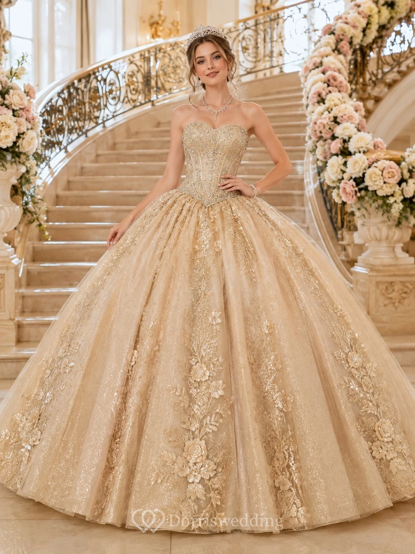 Goldbesetztes, trägerloses Ballkleid mit Herzausschnitt und Applikationen aus Tüll, verziert mit Perlen, Applikationen, Quinceañera-Kleid