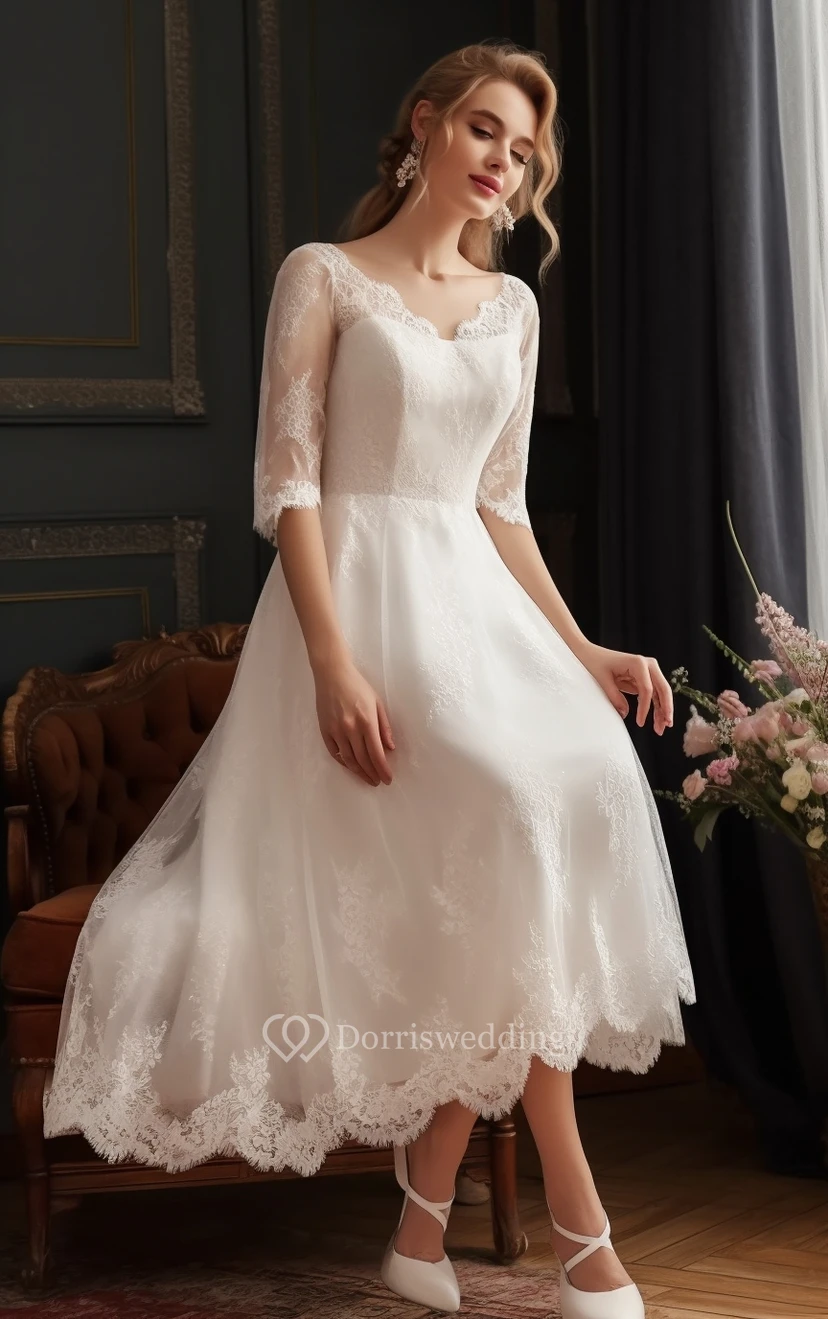 Vestido de novia de largo midi para novias mayores | Vestido de novia midi modesto de encaje vintage color marfil en tallas grandes con mangas video preview