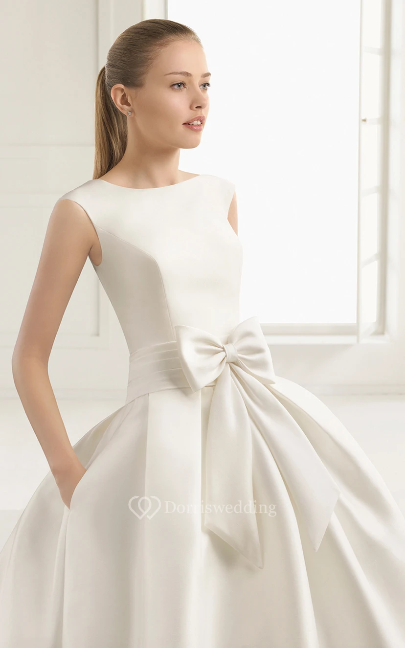 Robe de bal angélique en satin sans manches avec ceinture à nœud view 3