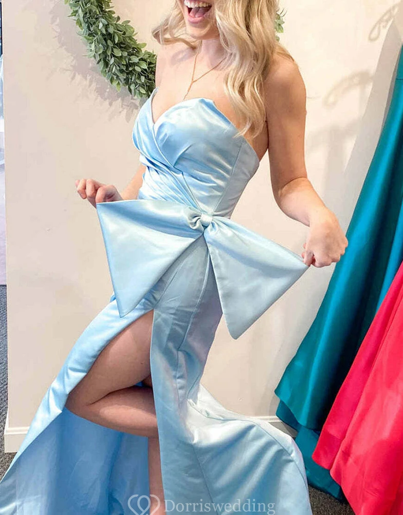 Schlichtes Kleid aus Satin mit gekreuzten Rüschen vorne, Schlitz und Schleife view 8