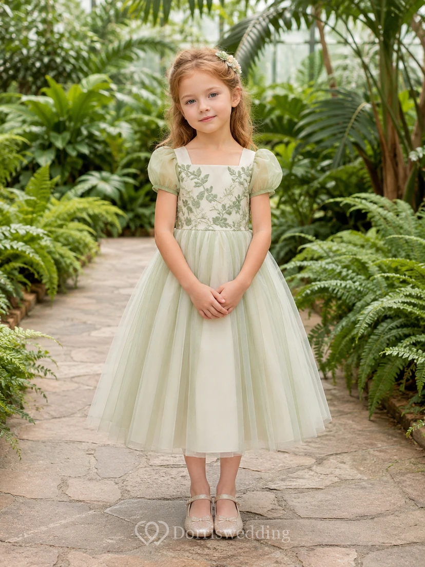 Blumenmädchenkleid aus salbeigrüner Spitze und Tüll, A-Linie, Puffärmel, eckiger Ausschnitt, Teelänge