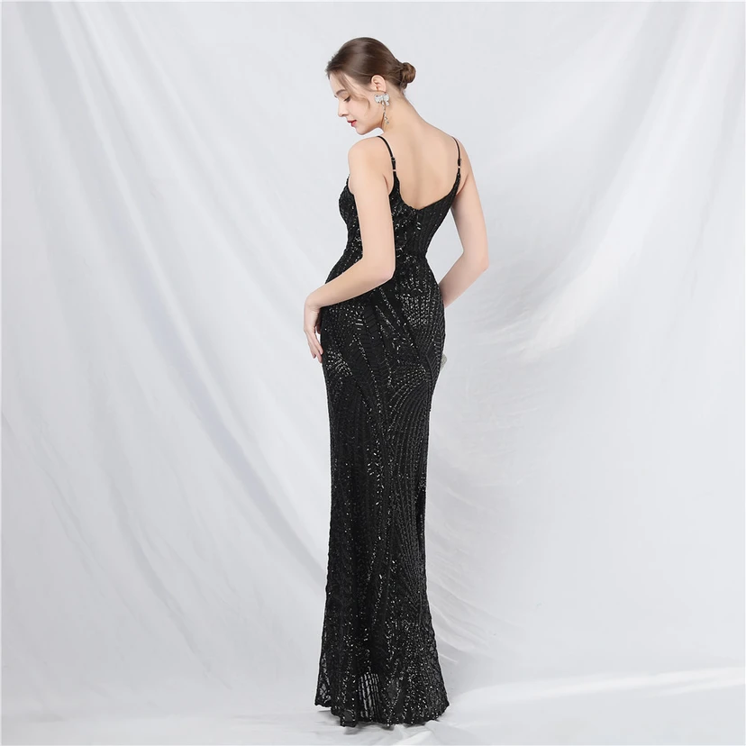 Robe de soirée longue à bretelles en maille transparente ornée de perles et de sequins view 42