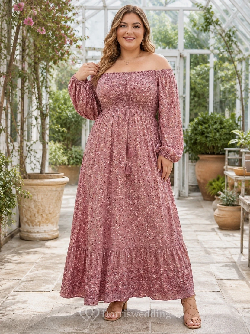 Vestido largo de gasa color malva con hombros descubiertos y manga larga, talla grande.