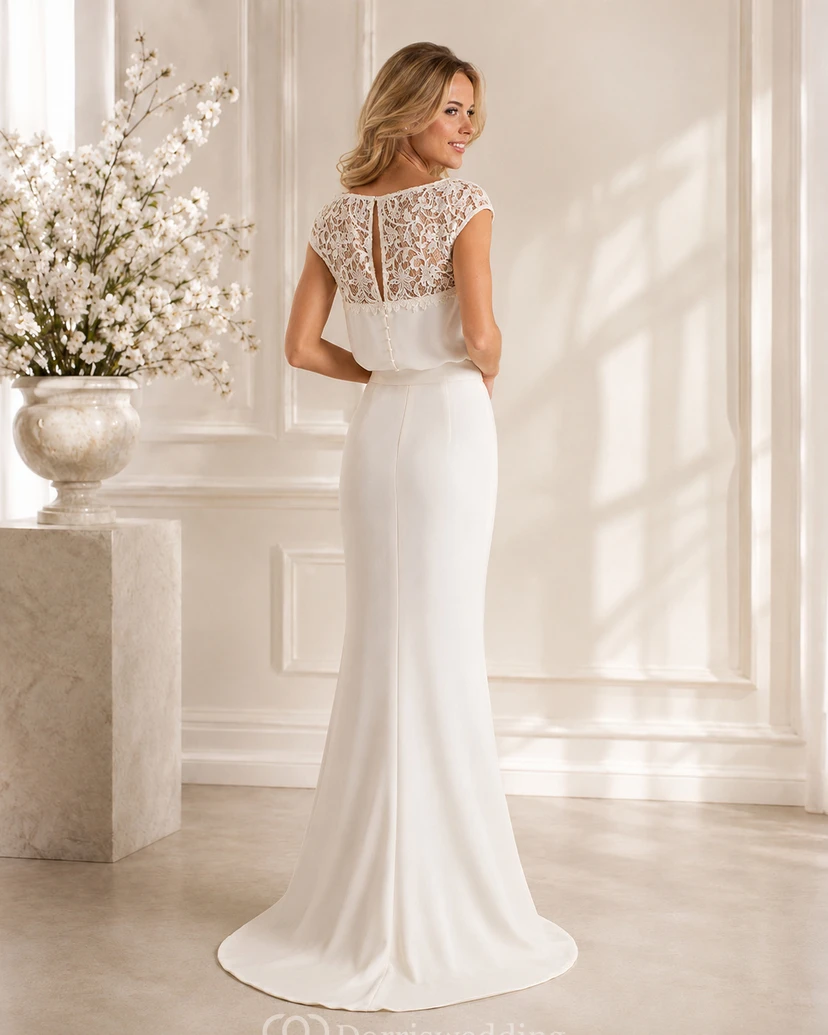 Elegantes Brautkleid aus Spitze mit kurzen Ärmeln und fließender Silhouette view 9