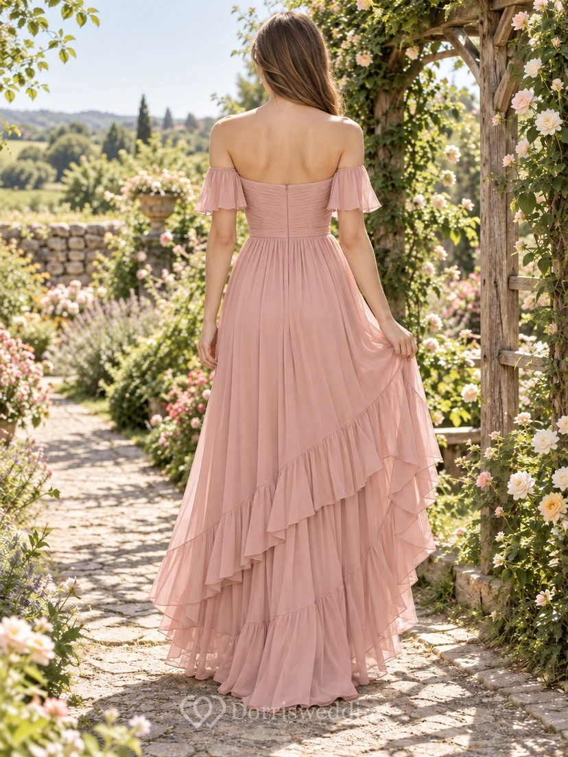 Landhaus-Brautjungfernkleid aus Chiffon in Altrosa mit asymmetrischem Saum und Stufenrock, schulterfrei view 2