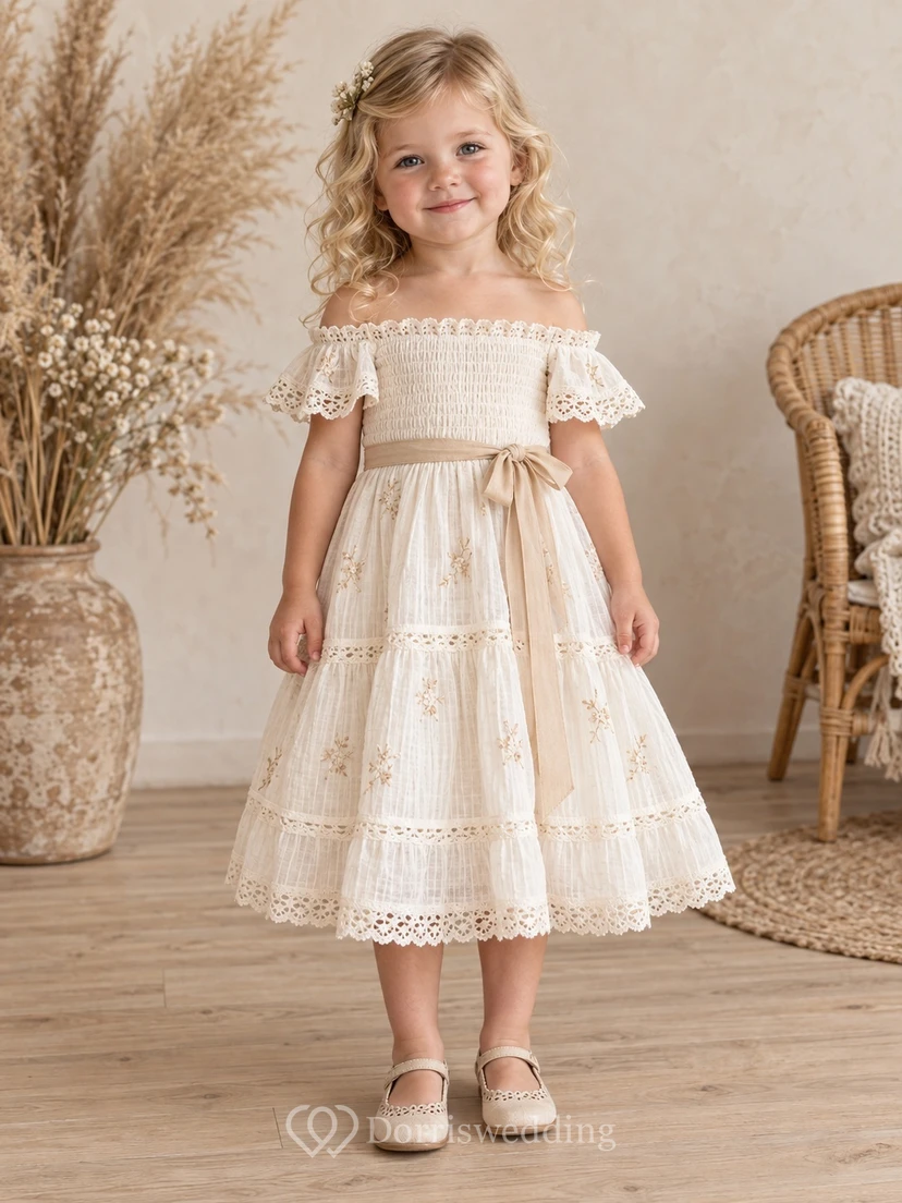 Boho-Kleid in Teelänge, elfenbeinfarben, A-Linie, mit Spitzenbesatz, schulterfrei, gestuft, für Blumenmädchen