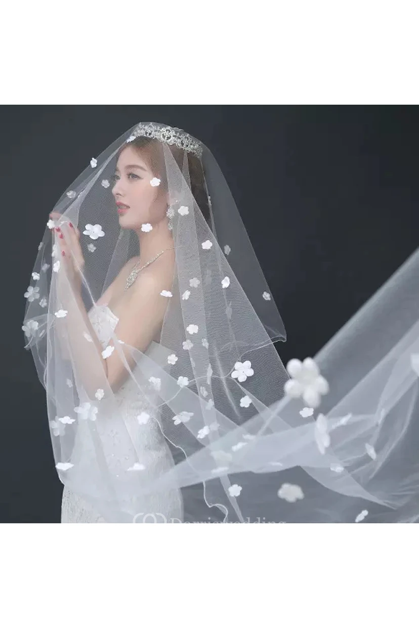 Chapel Tulle Bridal Veil With Flowers view 2