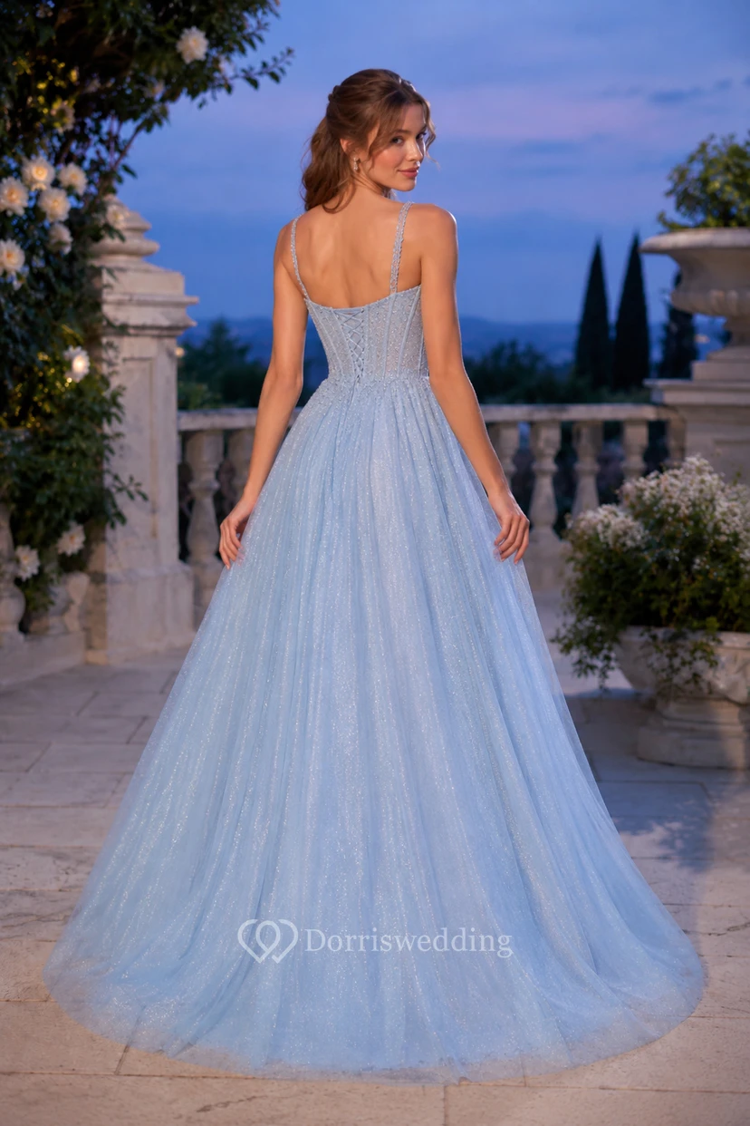 Himmelblaues Ballkleid aus Spitze und Tüll, festliches Kleid view 2