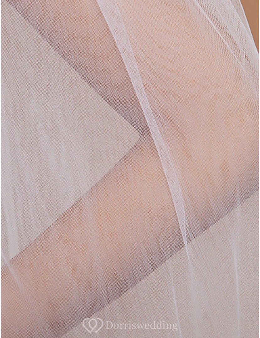 Classic One-tier Tulle Wedding Veil With Cut Edge view 5