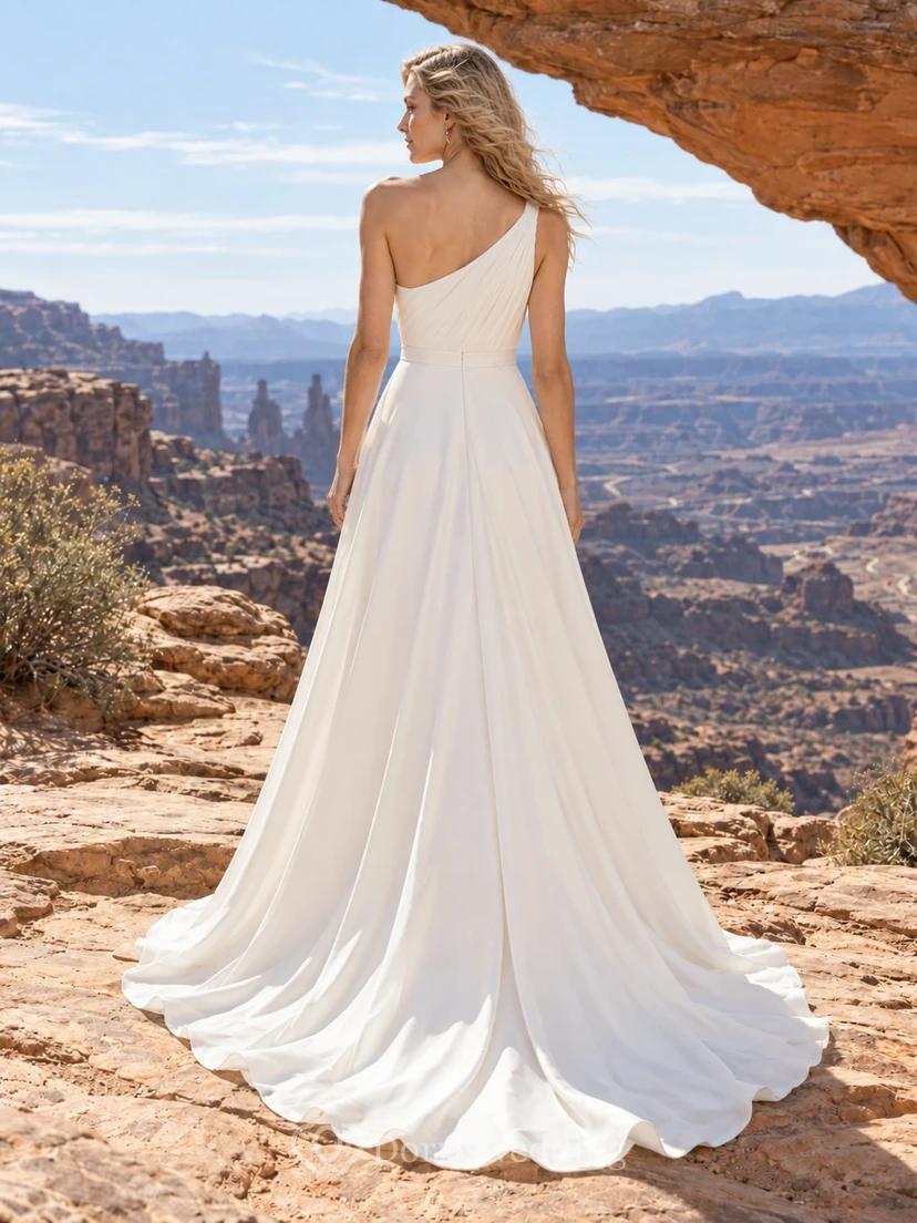 Vestido de novia sencillo de un solo hombro, sin mangas, con espalda drapeada, de crepé y corte en A, largo hasta el suelo. view 2