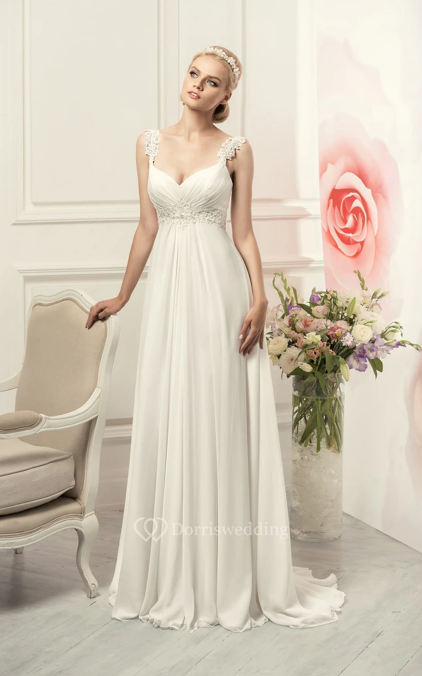 Robe fourreau sans manches à bretelles longues, dos corset empire, en mousseline avec bijoux de taille et plis