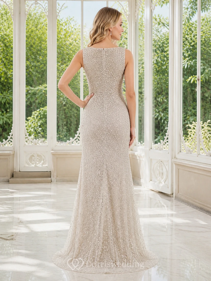 Vestido de novia sencillo de encaje sin mangas con escote barco y largo hasta el suelo view 2