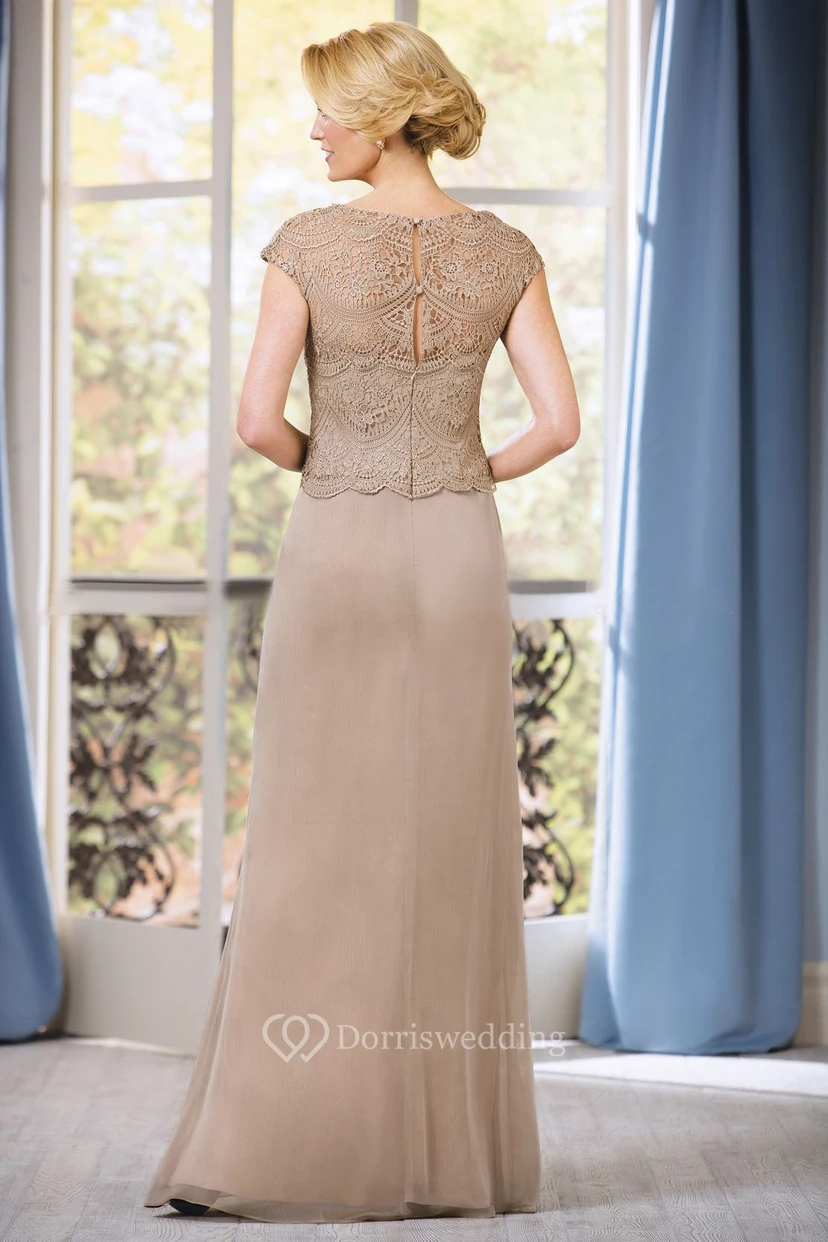 Langes, ärmelloses Brautmutterkleid mit V-Ausschnitt, vorderem Schlitz und Spitze view 2