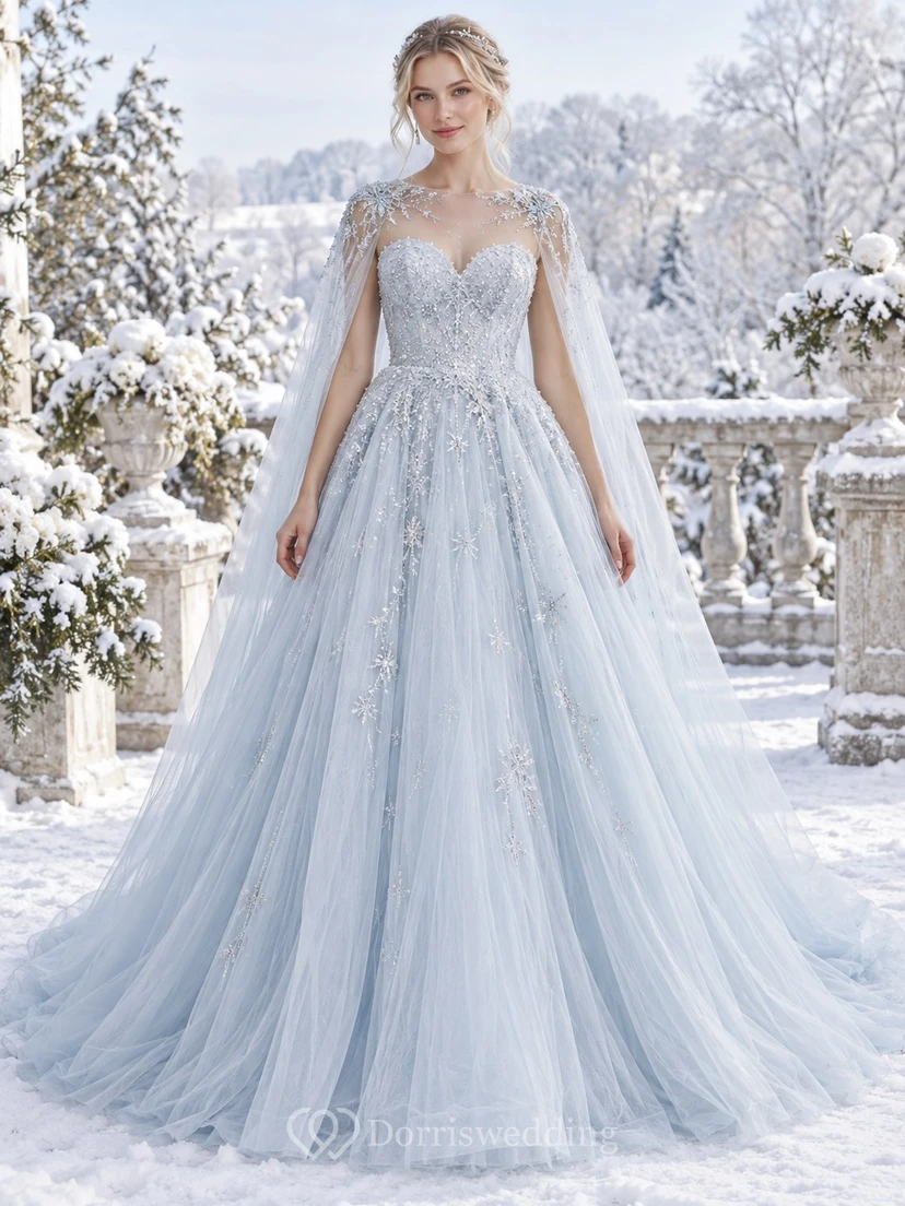Robe de mariée bleu glacier d'hiver à bustier fleuri en forme de cœur, cape transparente et coupe trapèze