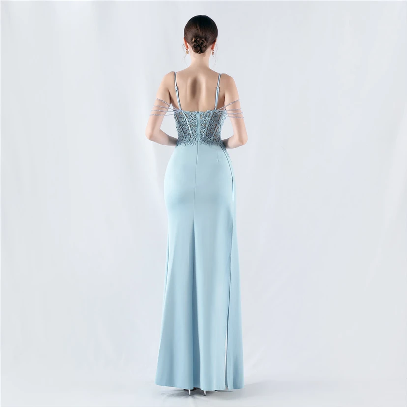 Schweres, mit Diamanten und Blumen besetztes, tailliertes Abendkleid aus Satin mit Fischgrätmuster und Perlenbesatz für Jahrestreffen und Hochzeiten view 56