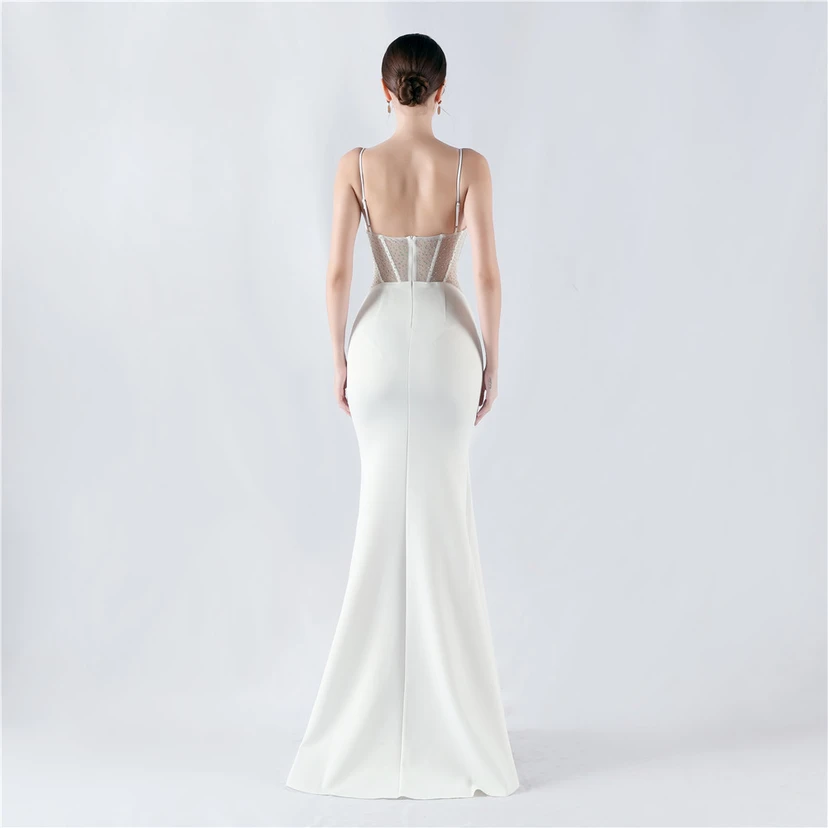 Gilet gainant en maille à motif diamant, robe de soirée sirène à bretelles fines et décolleté en V view 26