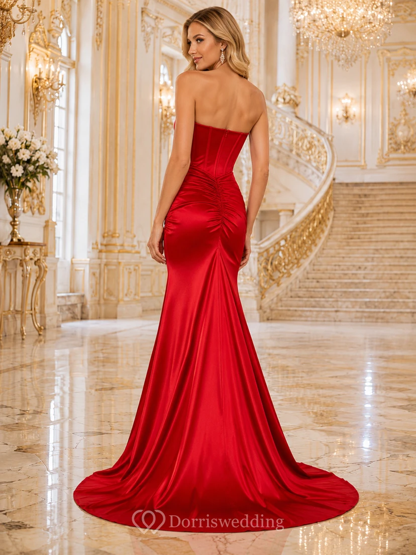 Robe de bal sirène rouge en satin, bustier cœur et fente, sans bretelles. view 2