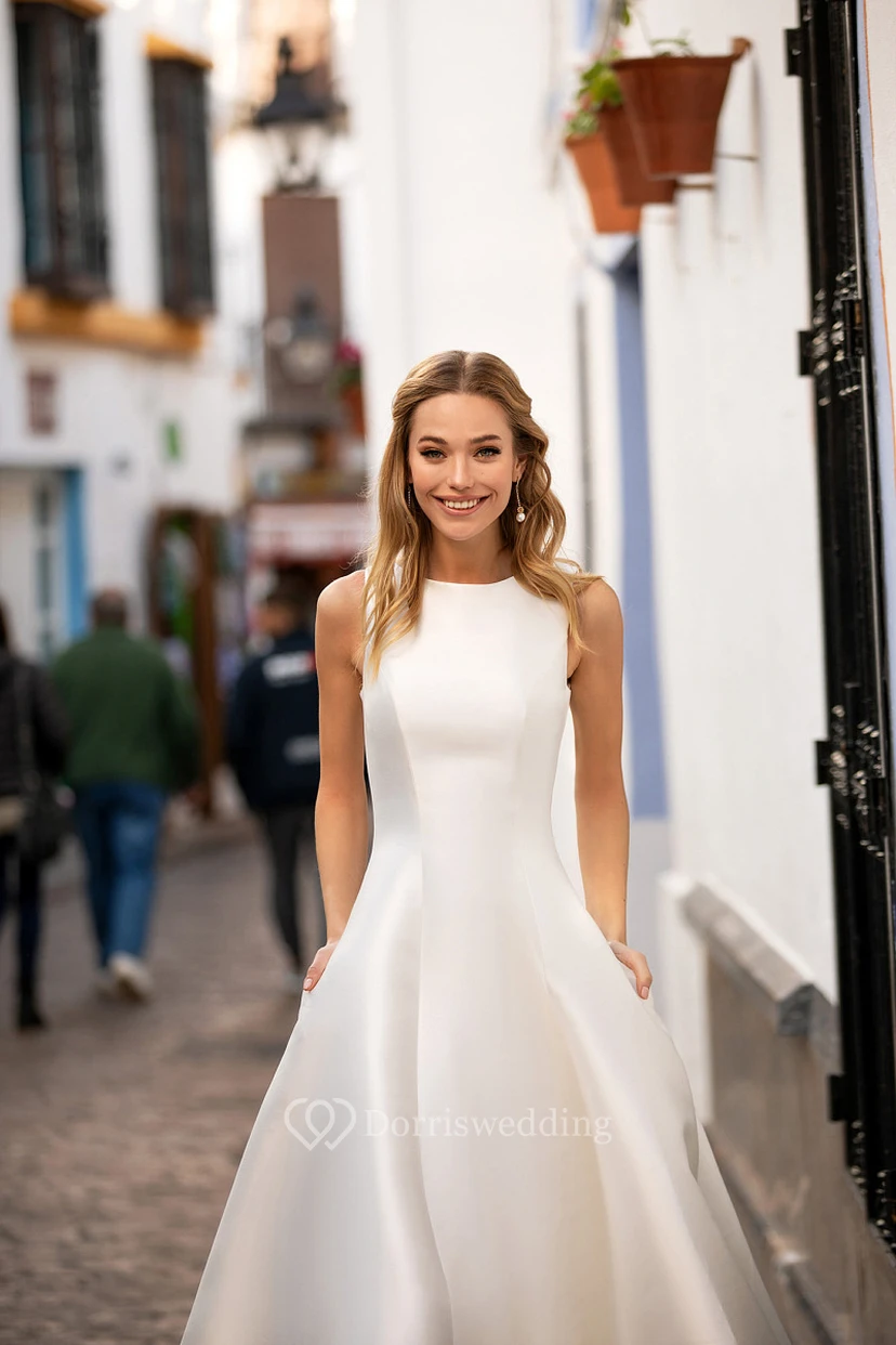 Robe de mariée de bal en satin transparent, coupe trapèze, dos illusion view 3