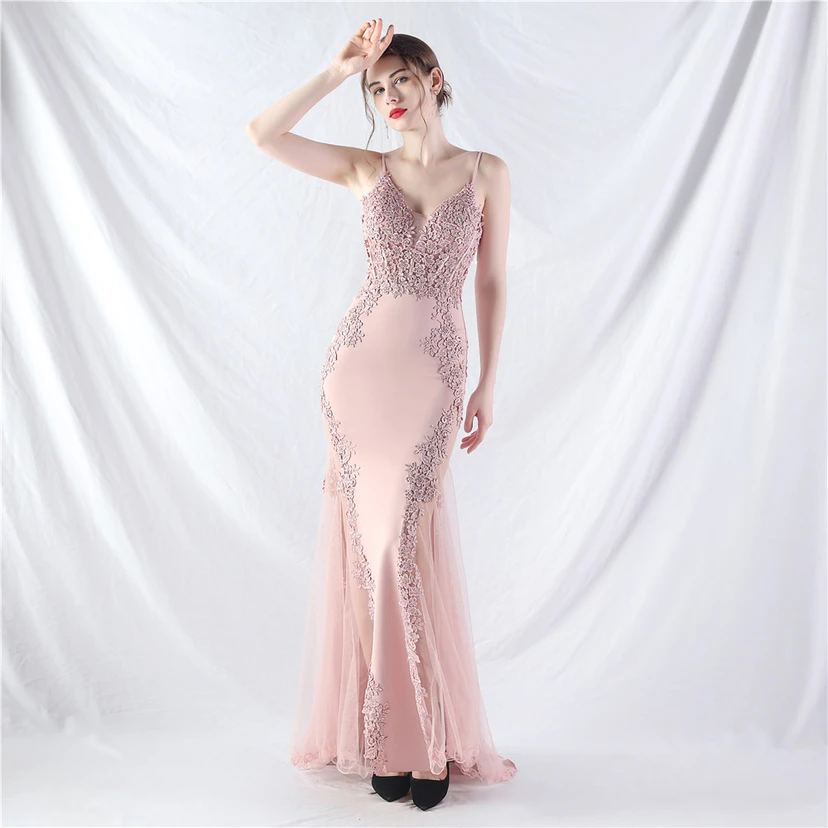 Spitzen-Abendkleid mit heißer Diamant- und Fischgrätenmuster-Weste, tiefem Taillenausschnitt, schulterfreiem Design und kurzer Schleppe view 2