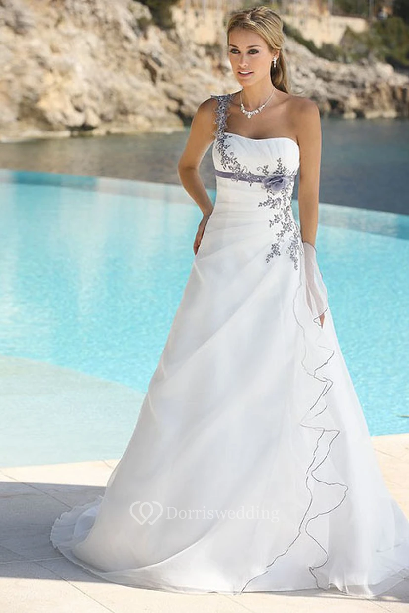 A-Line Long Sleeveless One-Shoulder Appliqued Satin Wedding Dress With Flower And Side Draping view 3