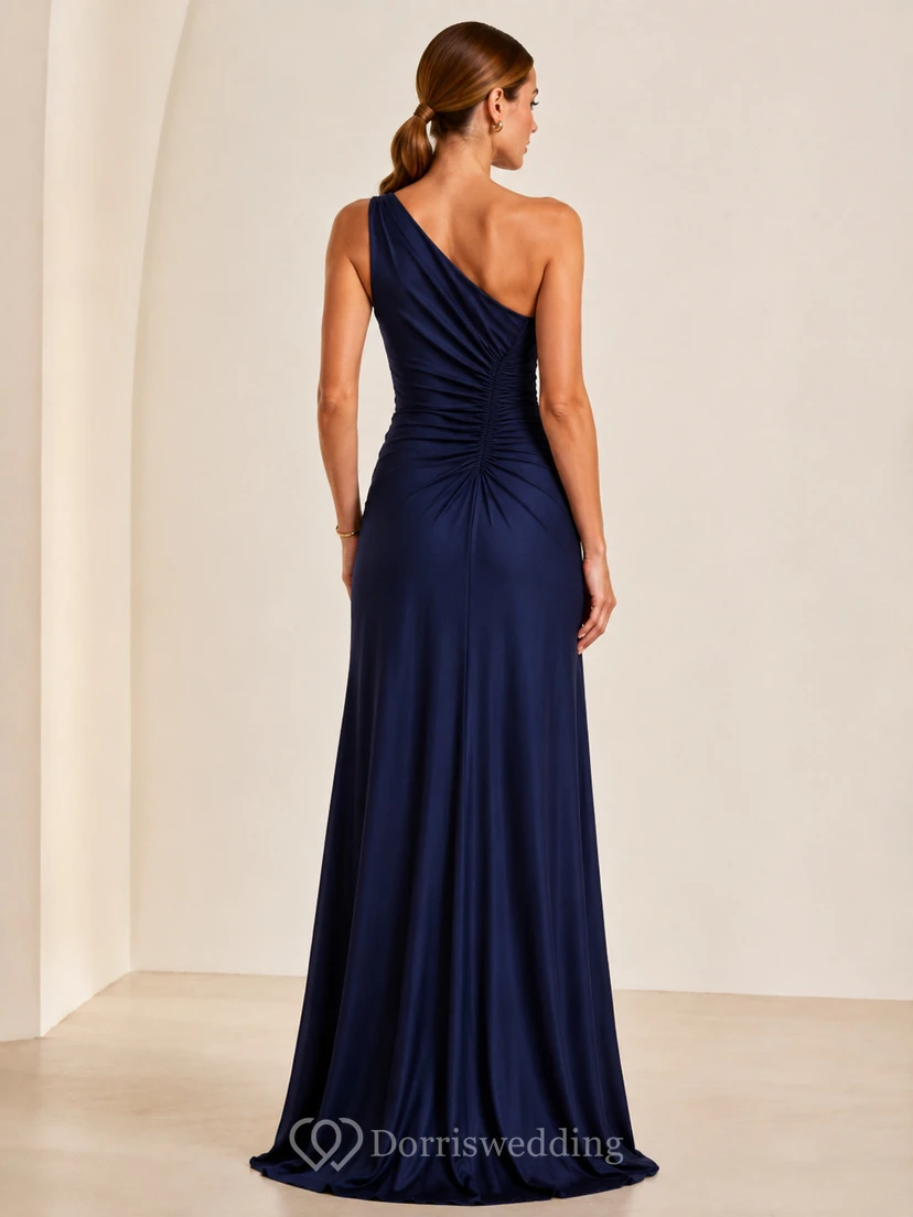 Dunkelblaues, einseitig schulterfreies, gerafftes Abendkleid mit Taillenbund view 2