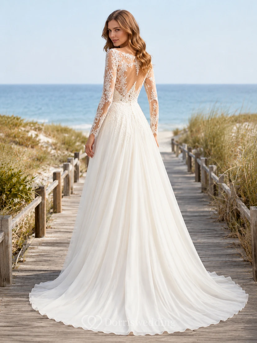 Robe de mariée romantique de plage, longue, décolletée, en mousseline, coupe trapèze, manches illusion, dentelle, traîne chapelle, manches longues, dentelle illusion, coupe trapèze. view 2