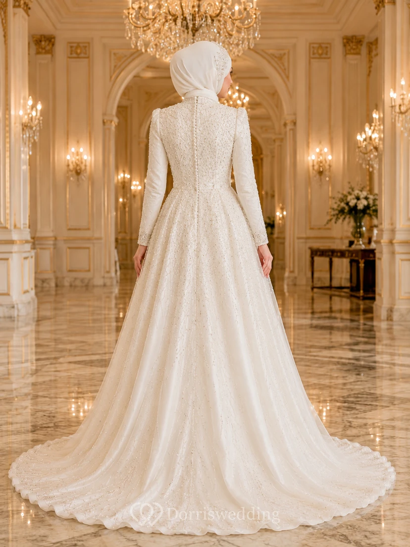 Vestido de novia modesto musulmán de corte princesa con cuello alto y bordados, con cola. view 2