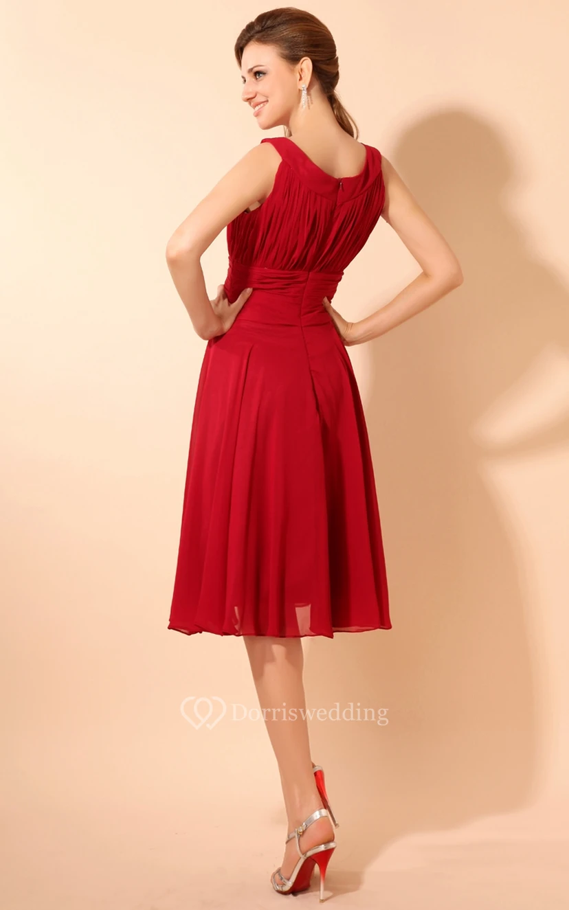 Knielanges Chiffonkleid mit eckigem Ausschnitt und Falten view 4