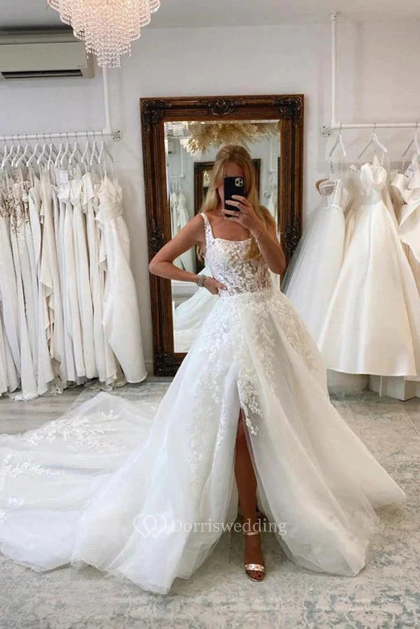 Elegant Sleeveless Lace A-line Front Split Tulle Wedding Dress with Chapel Train