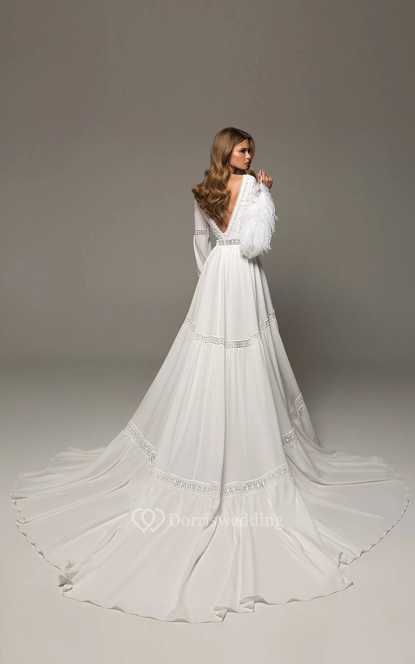Fließendes Boho-Chiffon-Brautkleid in Empire-A-Linie mit langen Ärmeln und tiefem V-Ausschnitt am Rücken view 2