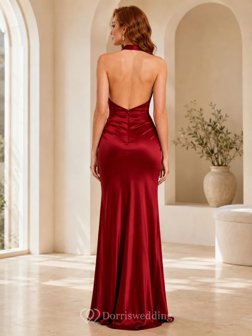 Robe de soirée fourreau en satin bordeaux à dos nu view 2