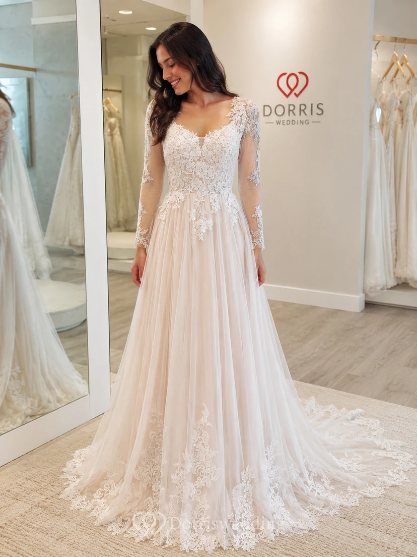 Robe de mariée vintage plissée en tulle, coupe trapèze, col en V, manches longues illusion, dentelle appliquée, tulle et dentelle, robe de mariée trapèze à manches longues plissée. view 7