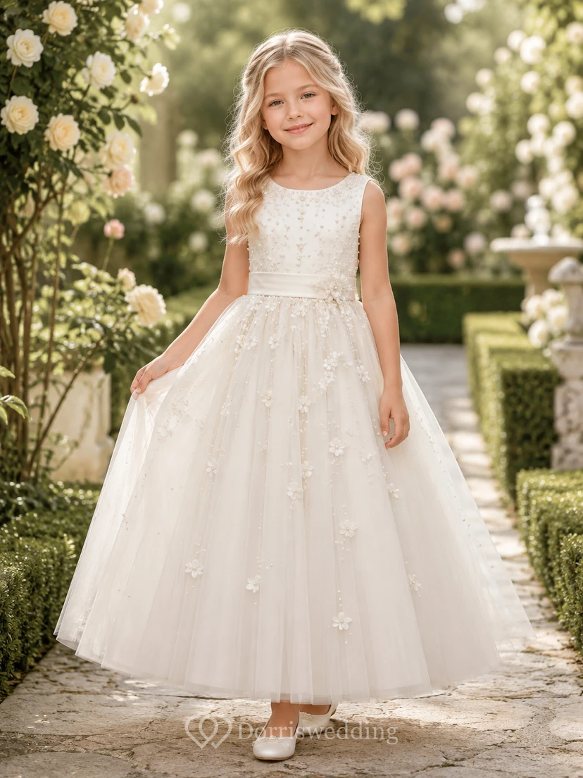Vestido de niña de las flores, color marfil, encaje, tul, corte en A, escote redondo, largo midi, apliques florales.