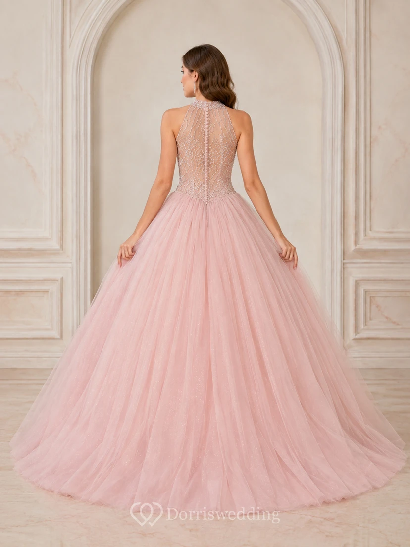 Robe de bal de luxe rose poudré à col montant, ornée de perles et de tulle illusion superposé, pour les 16 ans. view 2