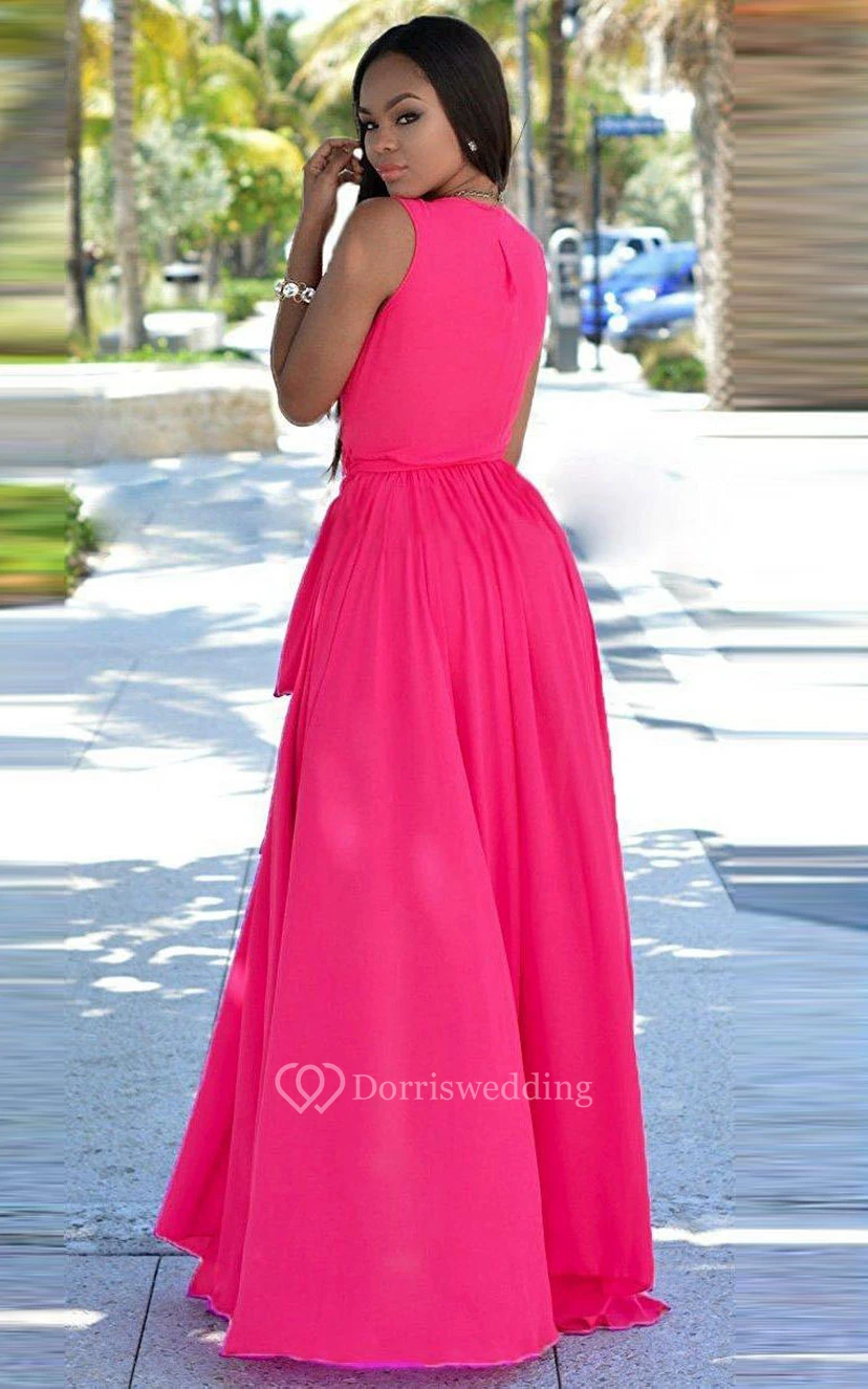 Vestido largo de gasa con escote en V, corte en A, pliegues y aberturas. view 2