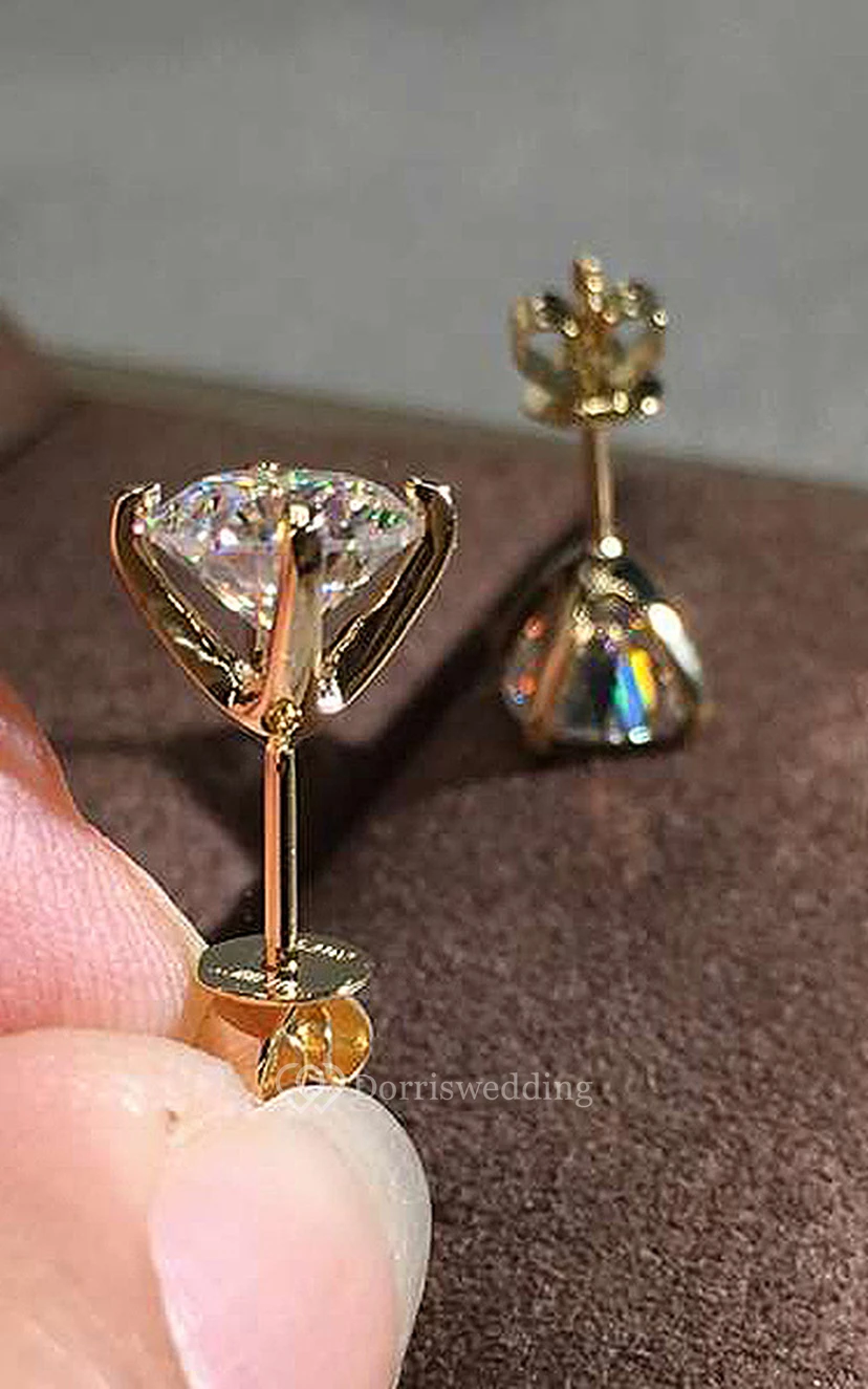 Shining Four Claw Stud Earrings view 2