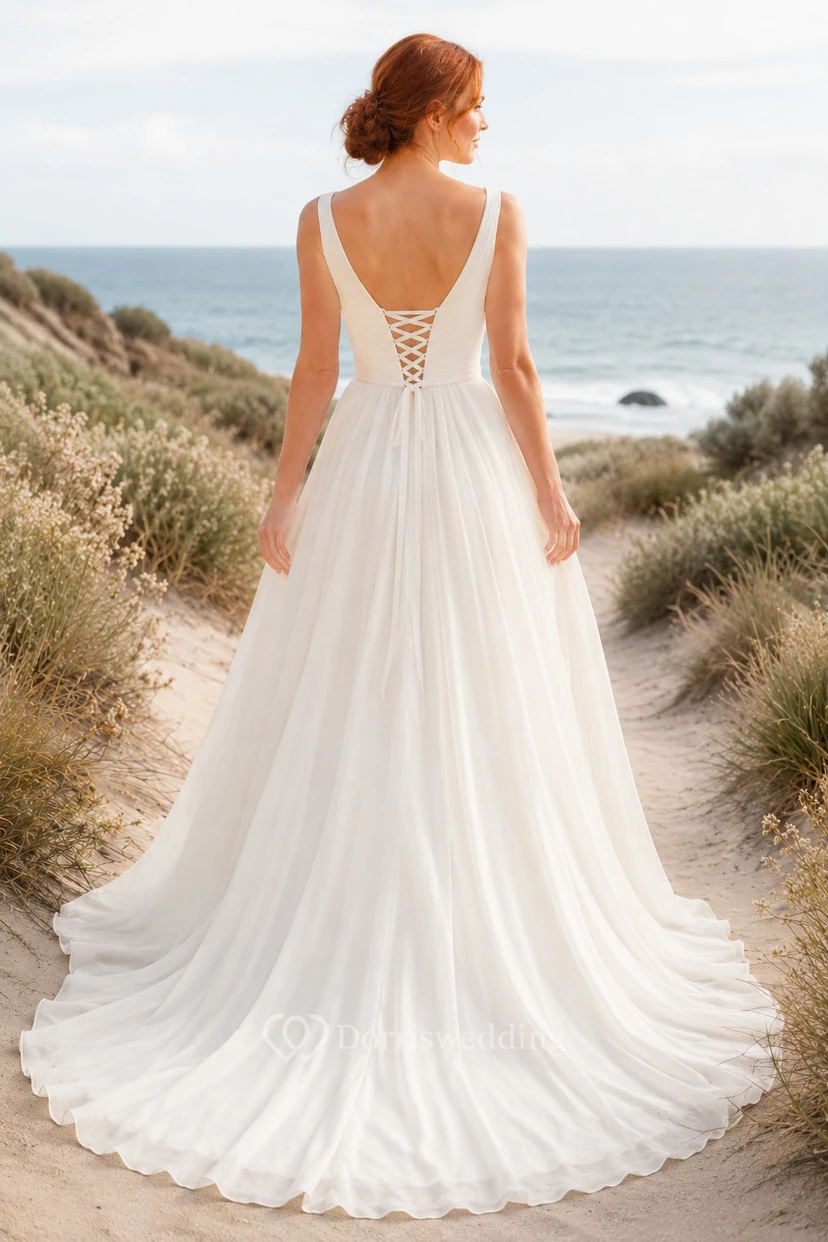 Robe de mariée en tulle, coupe trapèze, bustier cœur, traîne view 2