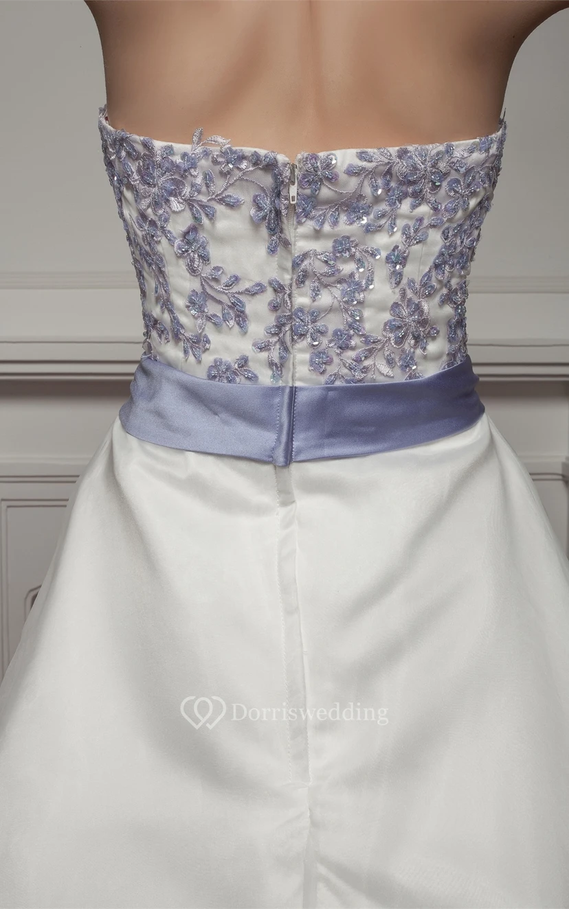Sweetheart A-Line Appliqued Court Train and Gown With Ribbon view 9