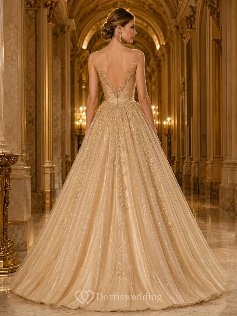 Goldenes, trägerloses Ballkleid mit Herzausschnitt, Glitzer, Perlen und Tüllbesatz, Kapellenschleppe, Opernkleid view 2