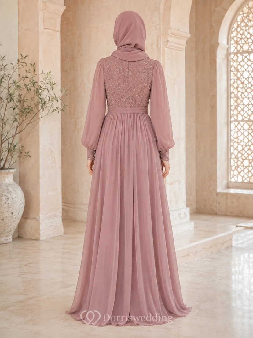 Robe longue en mousseline rose poudré, col montant, manches bouffantes, style modeste view 2