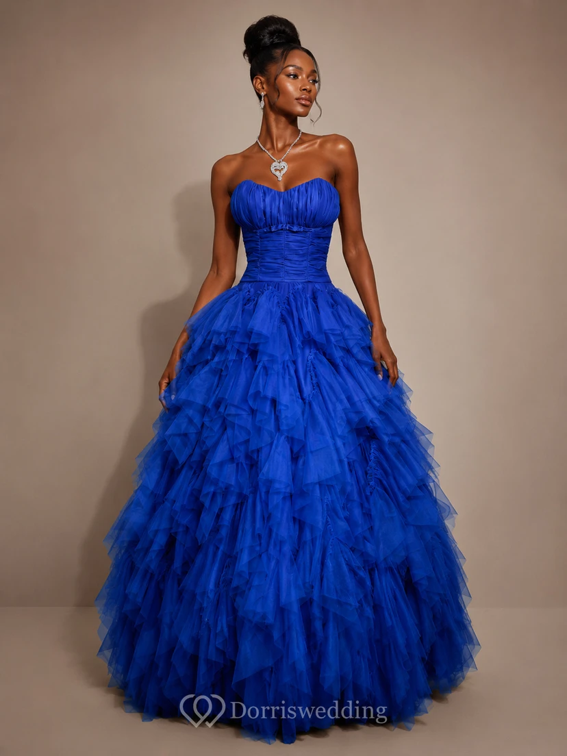 Precioso vestido de fiesta de tul con escote corazón y volantes hasta el suelo. view 5
