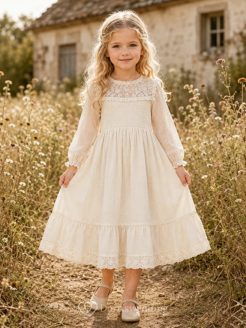 Vestido de niña de las flores, color marfil, encaje, tul, corte en A, manga larga, escote redondo, largo midi, detalle de volantes.
