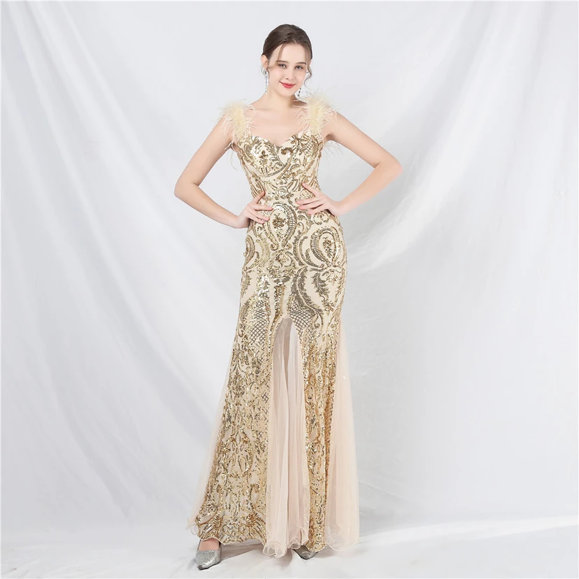 Robe longue haut de gamme en maille à sequins et plumes d'autruche. view 10