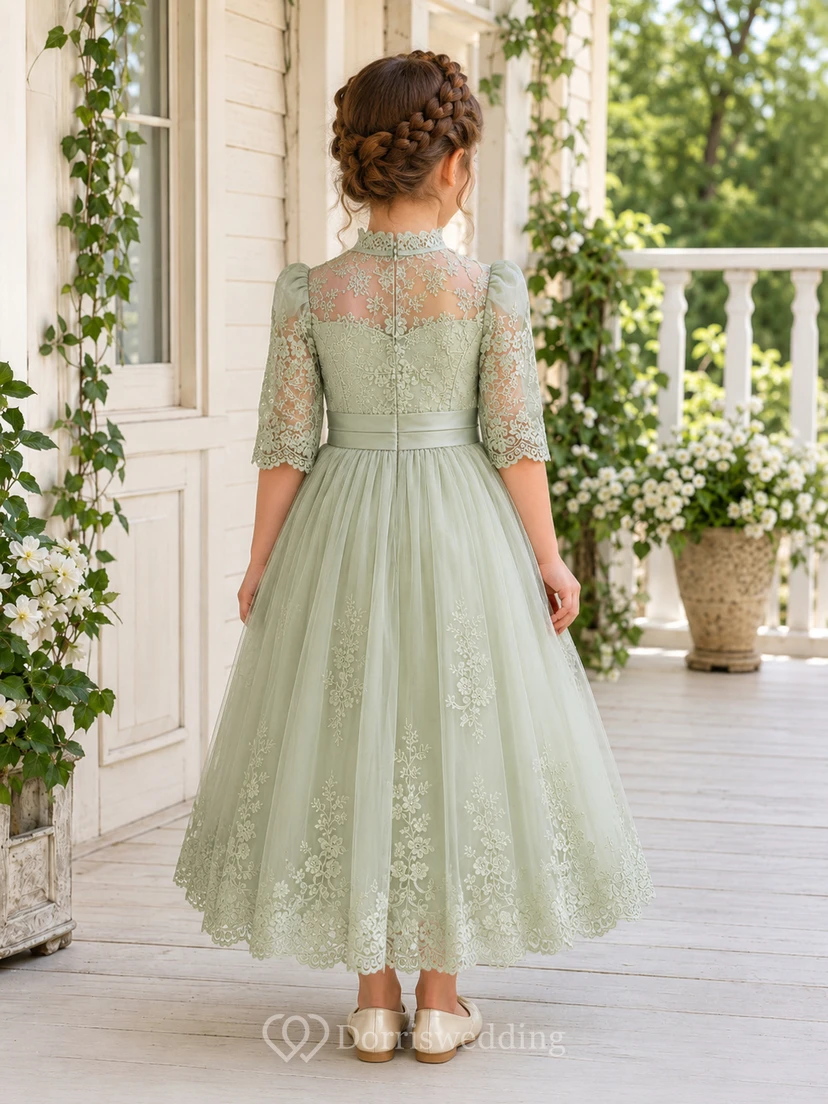 Blumenmädchenkleid aus salbeifarbenem Tüll in A-Linie mit Rundhalsausschnitt und knielanger Silhouette, verziert mit einer Schärpe view 2