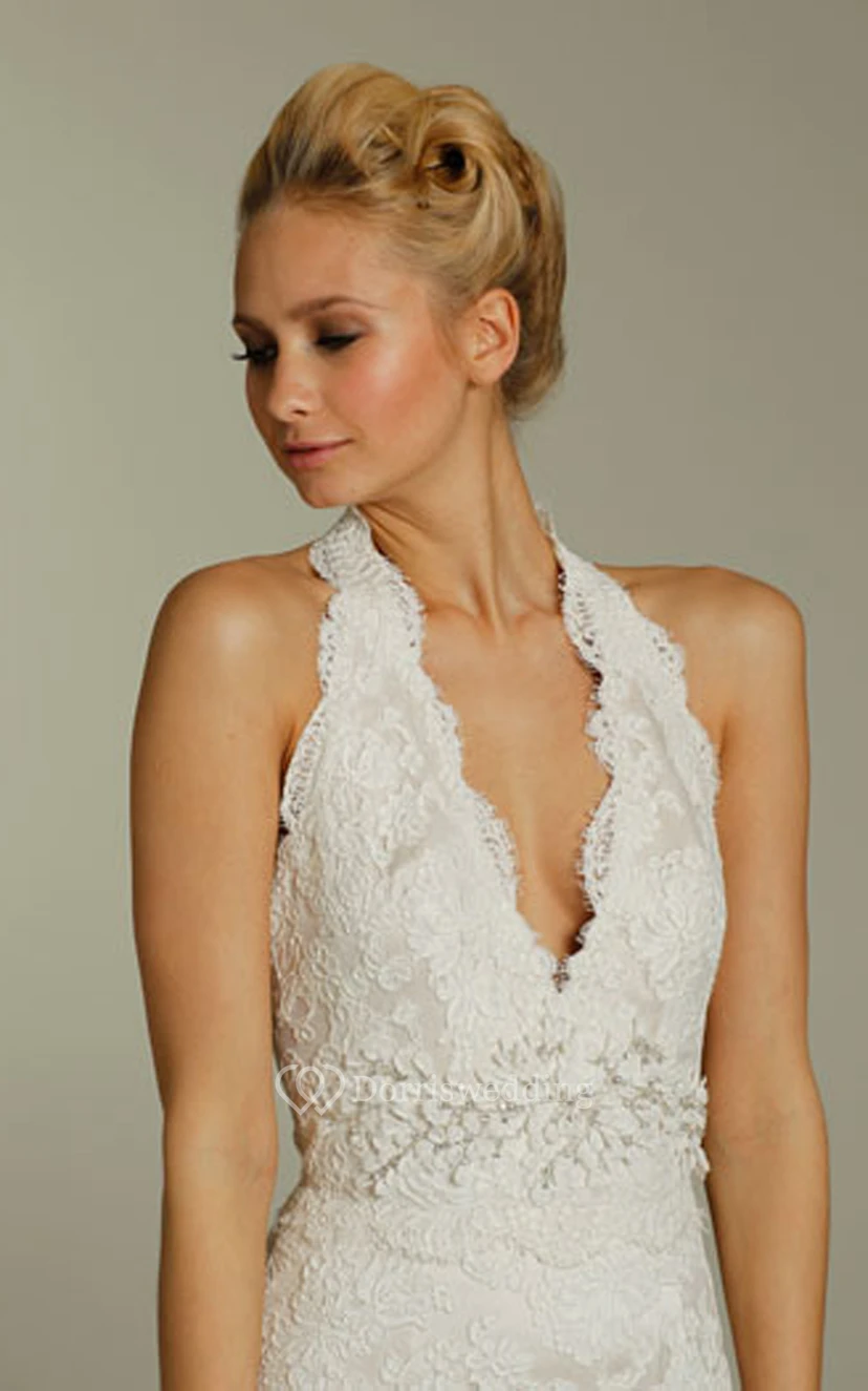 Wunderschönes Spitzenkleid mit Neckholder-Ausschnitt und floral verzierter Taille view 3