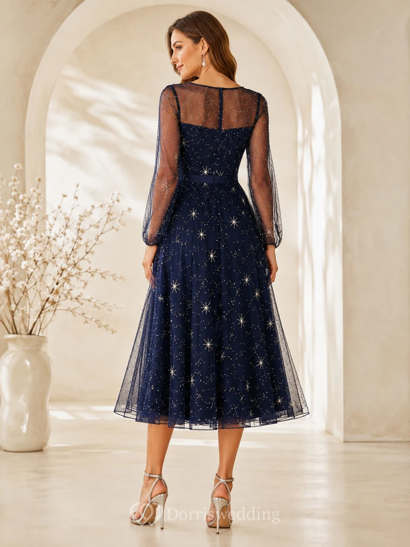 Vestido midi de manga larga para invitada, azul marino oscuro, con escote barco y tul, estampado de estrellas. view 2