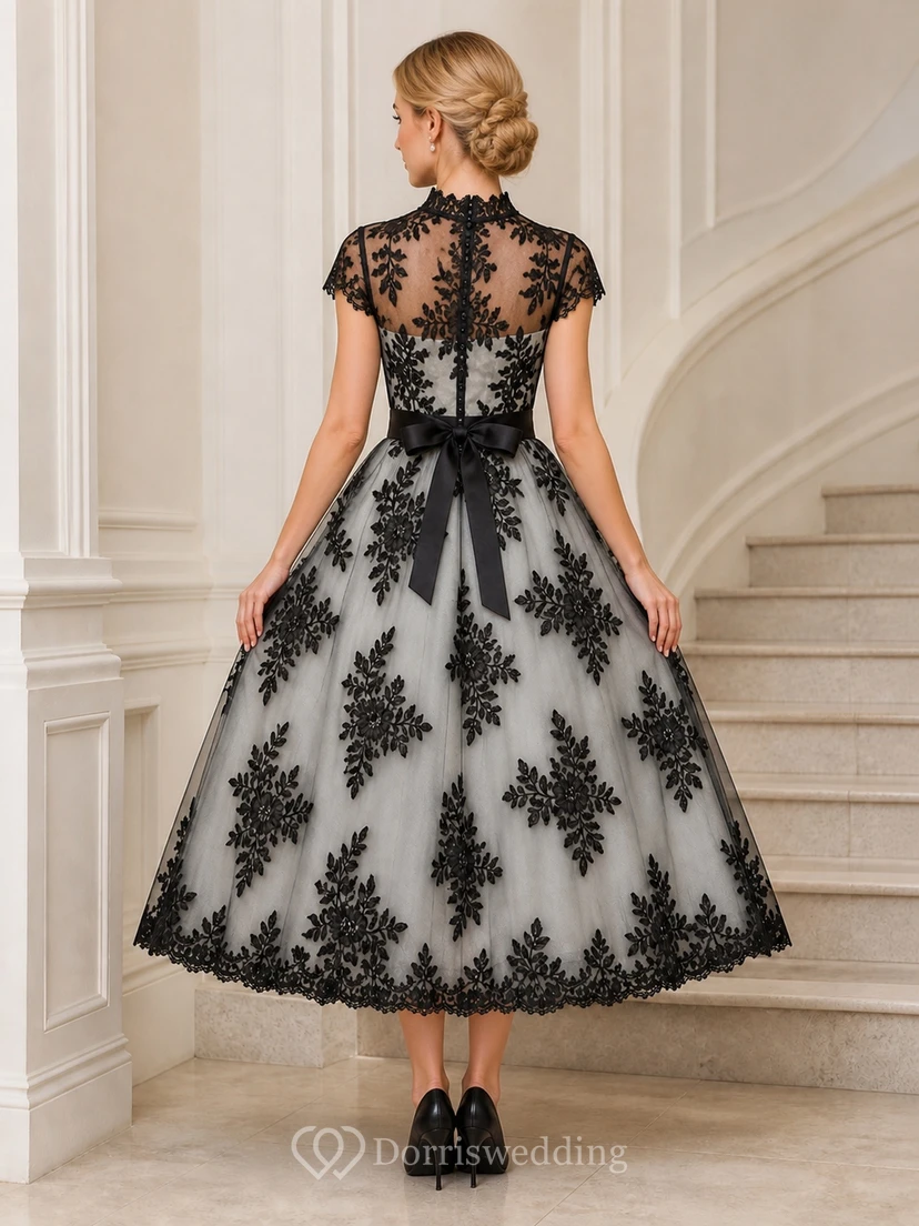 Schwarzes, elegantes Vintage-Gästekleid in Teelänge, A-Linie, mit hohem Kragen und Spitze view 2