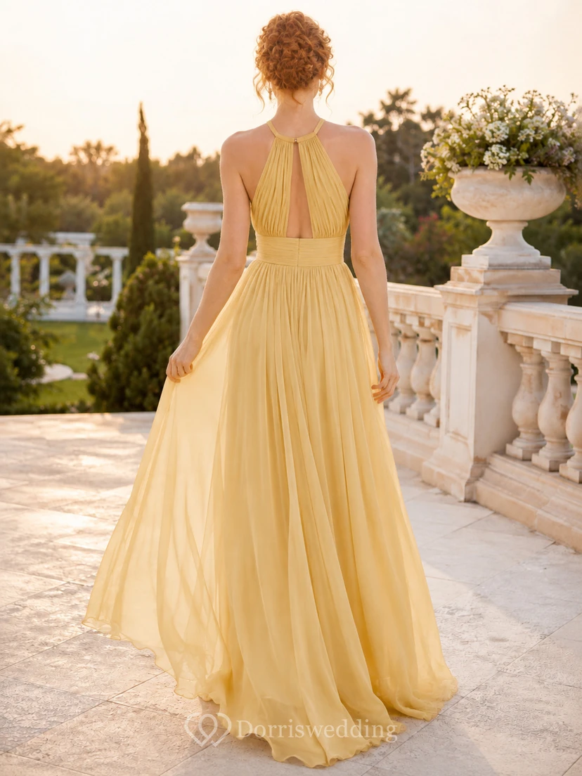 Narzissengelbes, rückenfreies, halterloses Brautjungfernkleid mit hohem Kragen und Falten aus Chiffon view 2