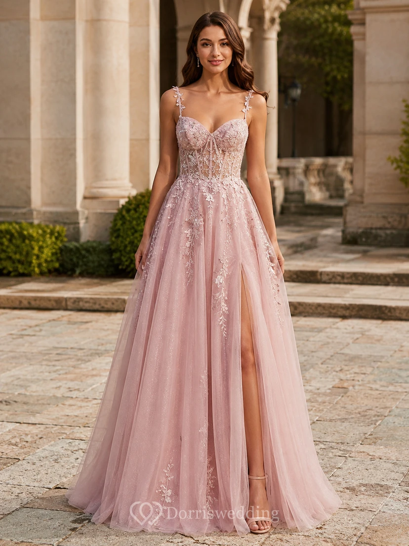 Vestido de fiesta de tul con escote corazón y corte en A, con apliques.
